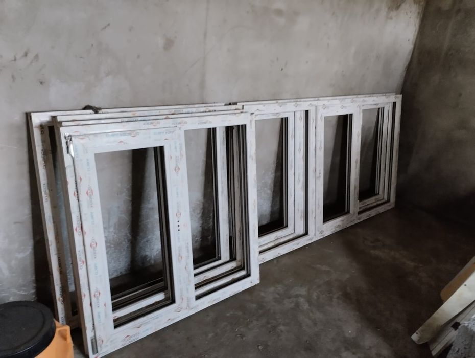 Продам окна пластиковые окна со стеклами НОВЫЕ