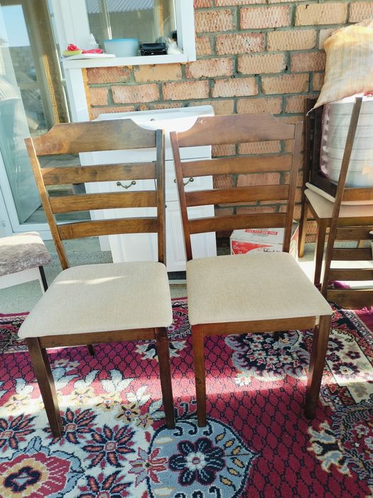 Продам 6 стульев