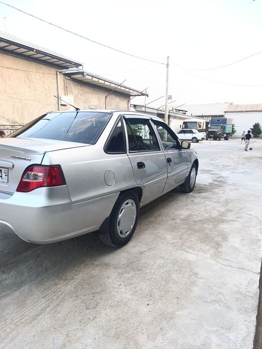 Nexia 2 yili 2015...1.6 lyuks kansaner kasaneri ishlaydi metan gazi bo