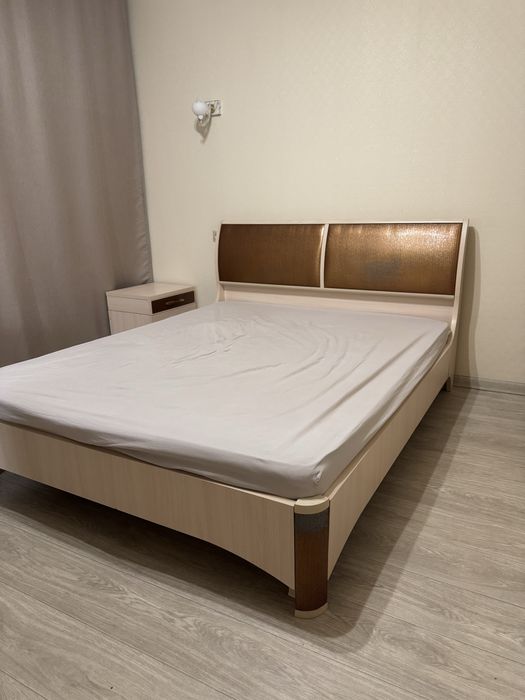 Кровать, шкаф, 2 тумбочки