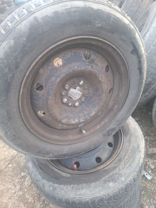 Vand 4 roti R 15 fiat au și anvelope 195 65 15 iarna