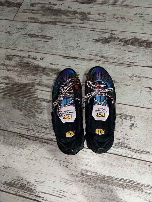Продавам nike air Max plus 3 premium rainbow.