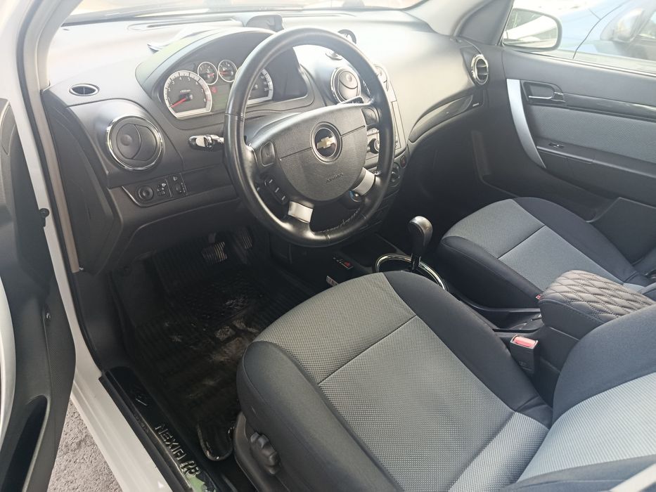 Нексия 3 автомат , метан.