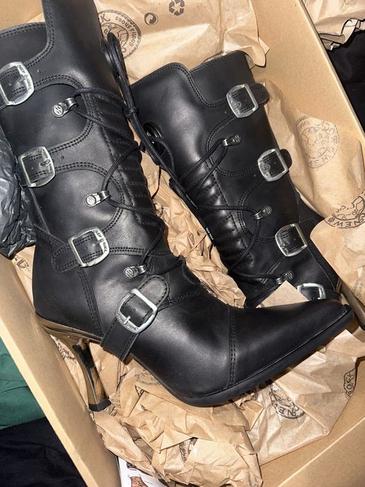 New Rock ботуши с метални елементи идват с кутия