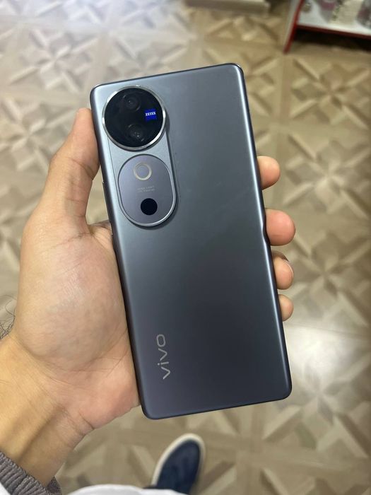 Vivo v40 sotiladi srochna Kelshtrladi