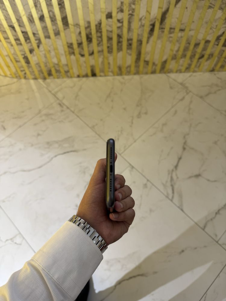 Iphone 11 128gb karopka bor