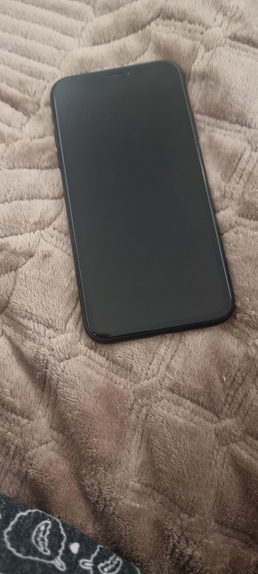 IPHONE XR Черен като нов