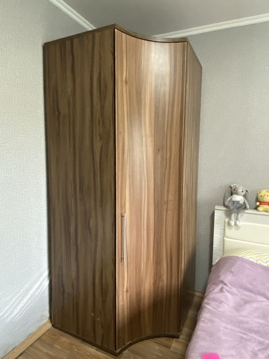 Шкаф для спальни, вместительный