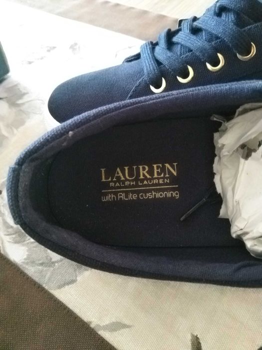 Ботуши, пантофки, спортни обувки