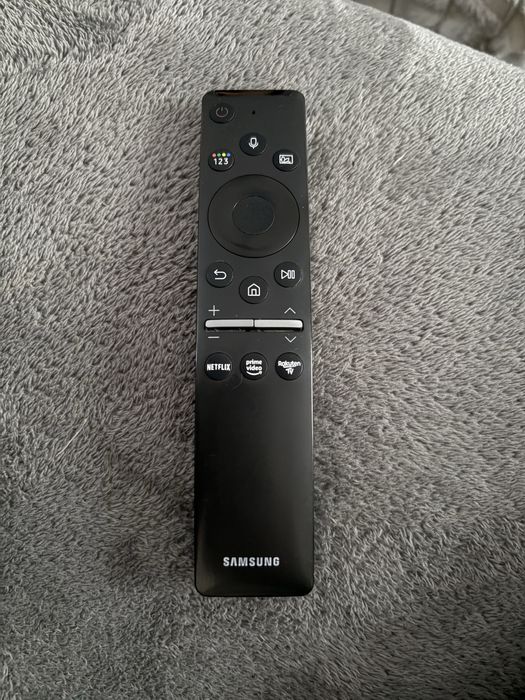 Продавам телевизор Samsung 55 инча в много добро състояние