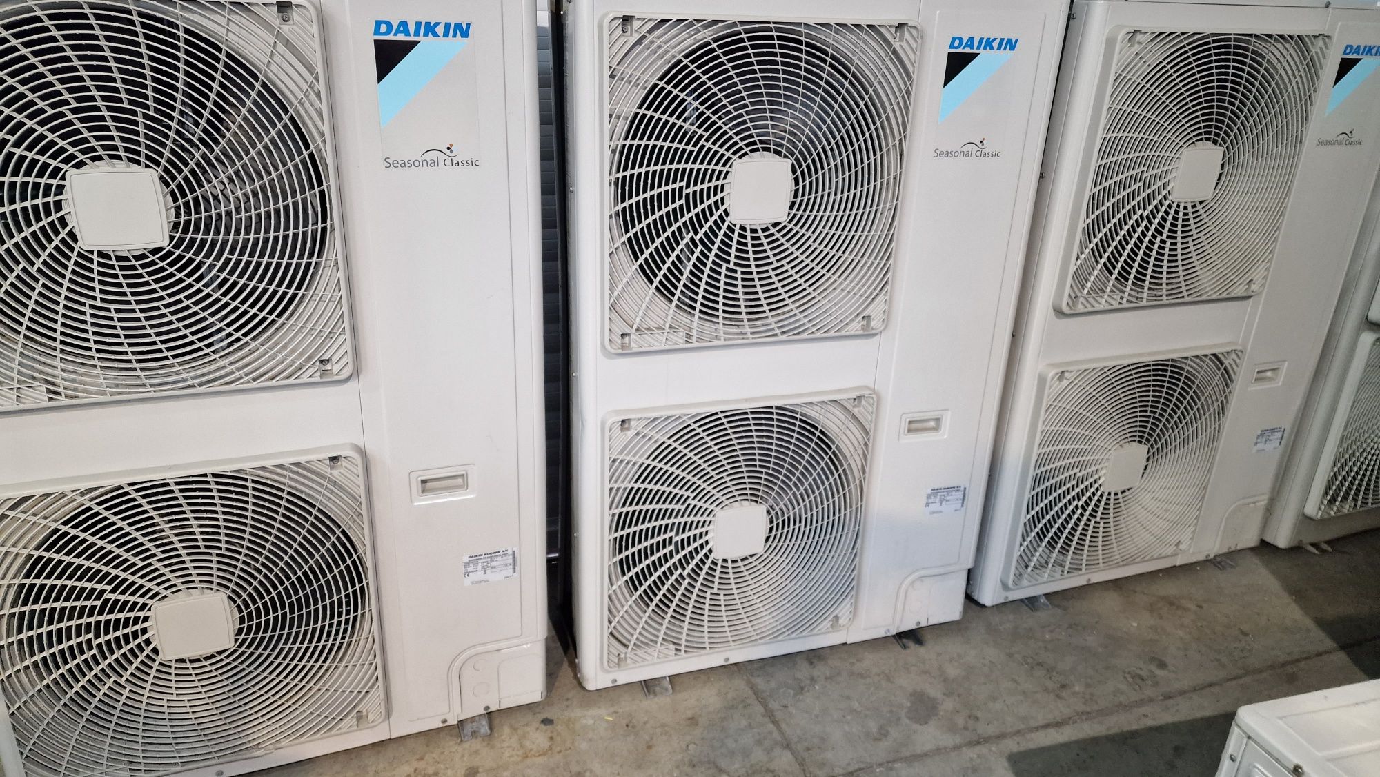 DAIKIN 12,14, 16kw  киловата отдаваща мощност перфектни  за термопомпа