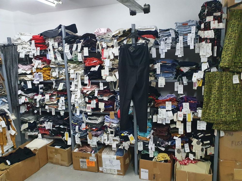 Oferta haine outlet multibrand noi cu eticheta