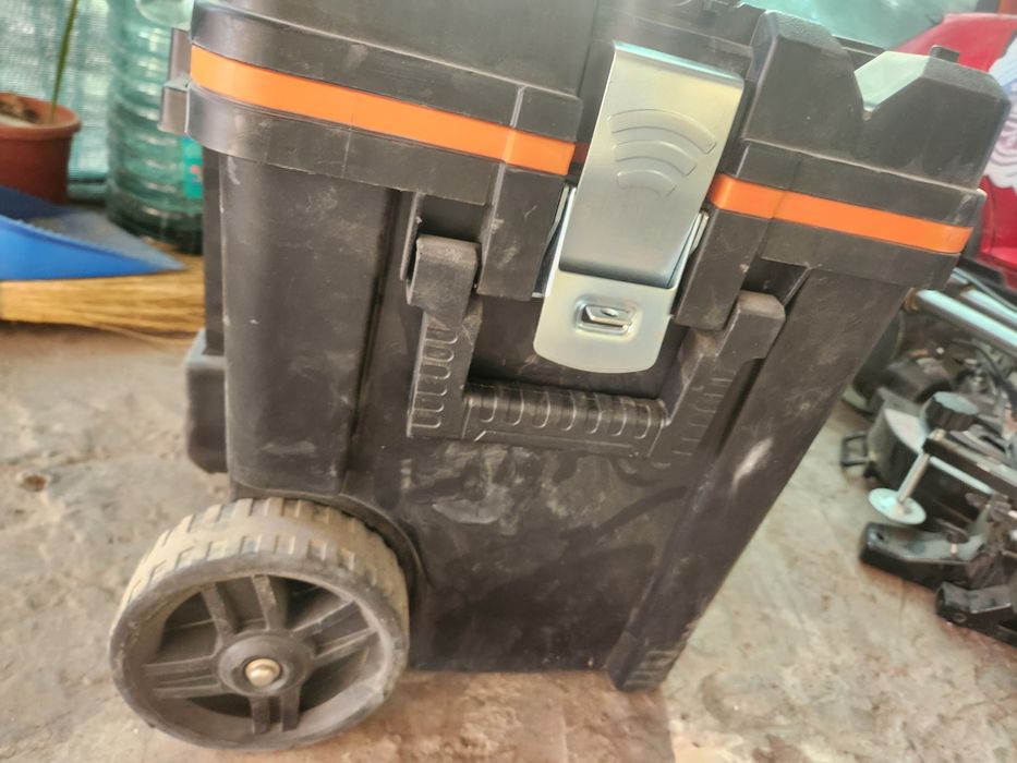 Чемодан для инструментов