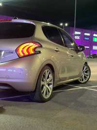 Vând Peugeot 208 Panoramic