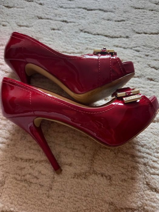 Елегантни обувки   GUESS