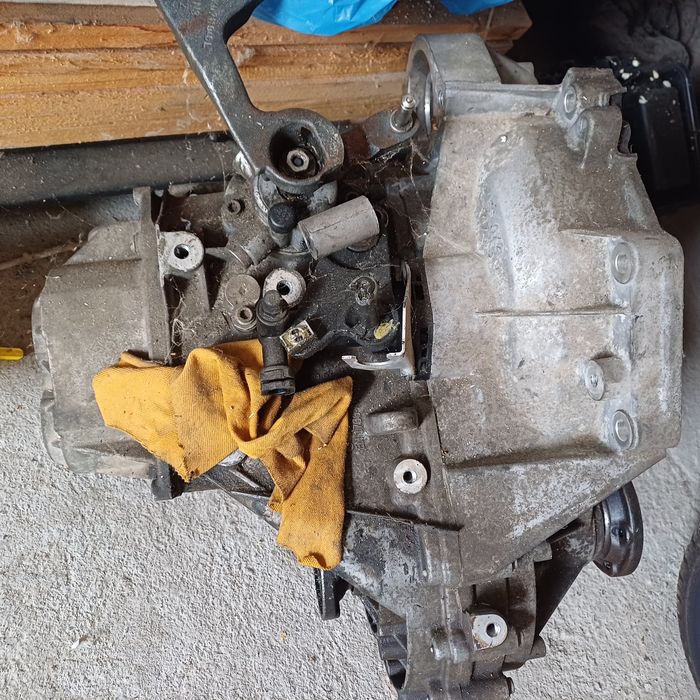 Vând cutie de viteze 6 trepte ! Cod LHY