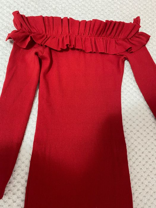 Прилепнала рокля