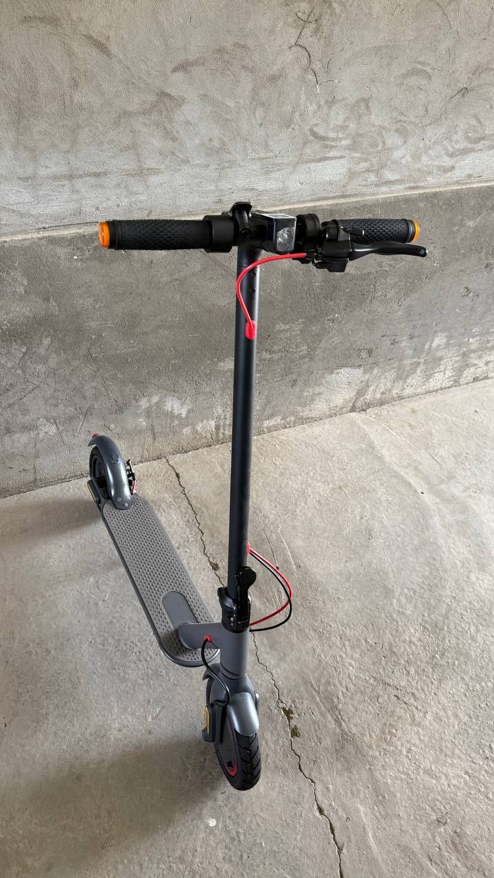 E-samokat Elektron skuter yengi