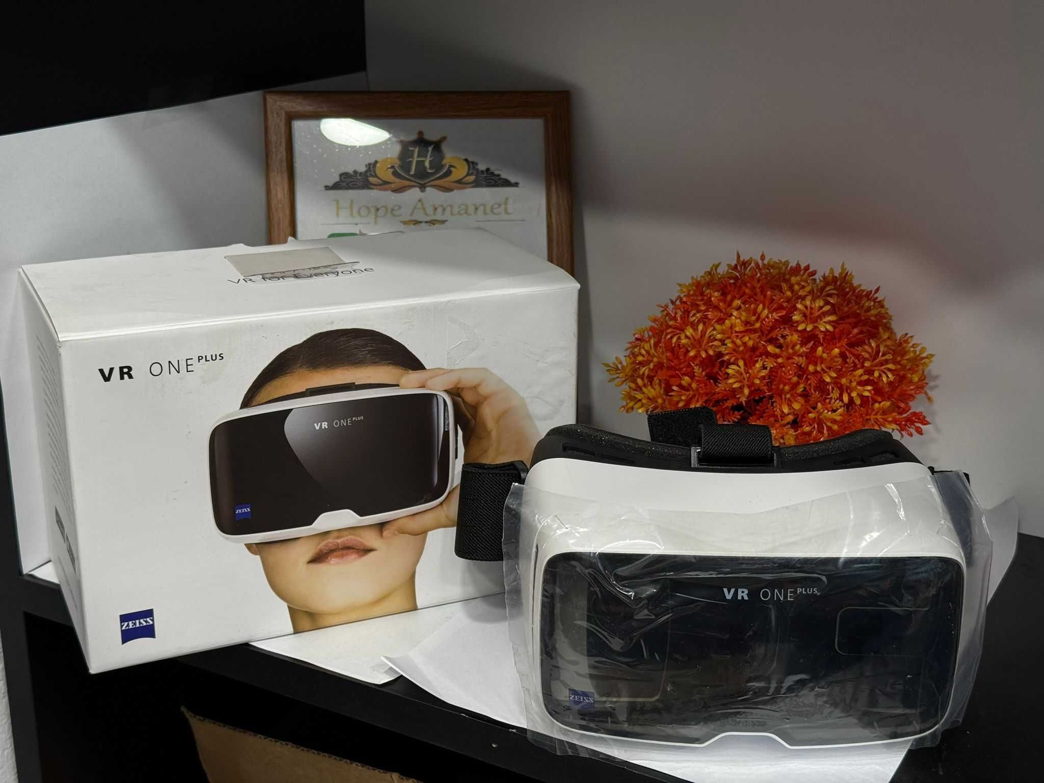HOPE AMANET P2 - Zeiss VR One PLlus