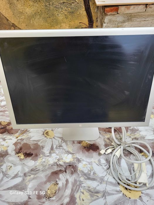 Apple monitor cinemaHDDisplay