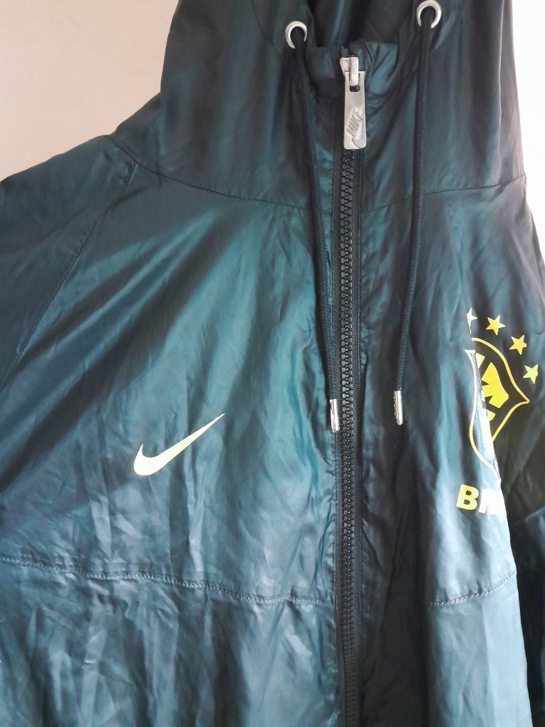 уникална, лимитирана горница Nike Brazil