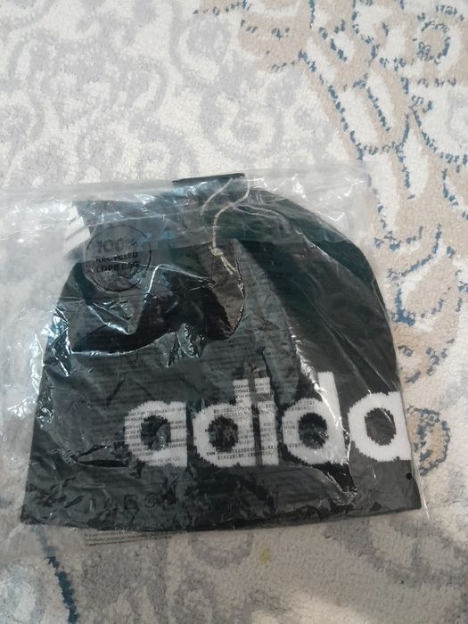 Продам адидас шапка
