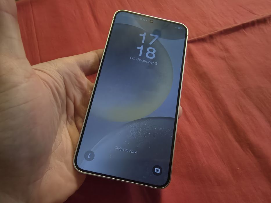 -Samsung S24, Silver, 128Gb, 8Ram, doar telefonul, nici un semn de uzu