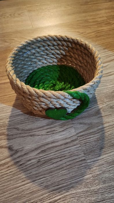 Vaze, cosulete hand made, din materiale reciclate