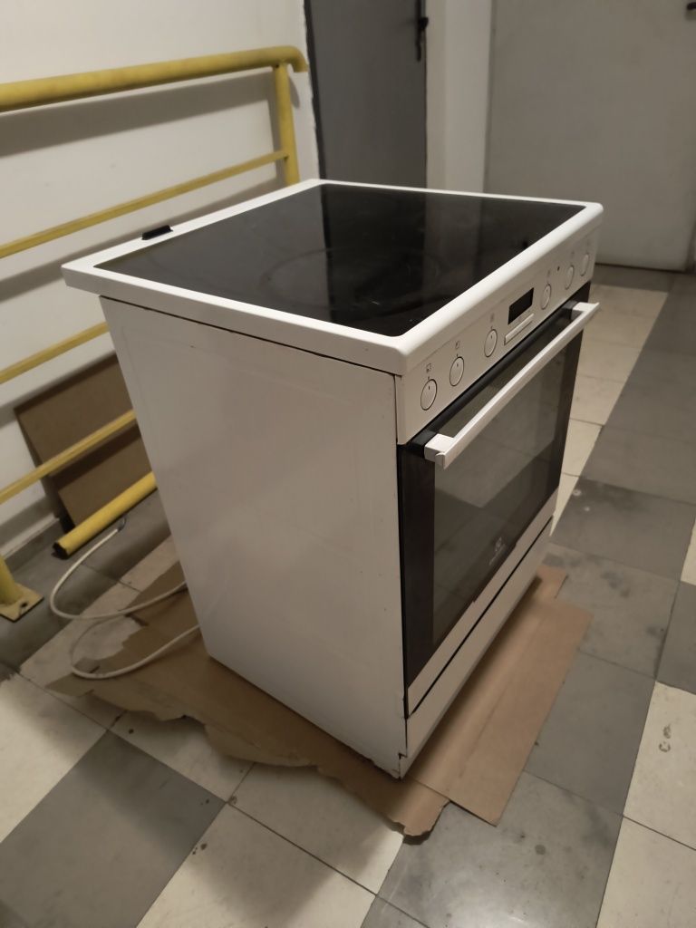 Готварска печка  ELECTROLUX EKC-6450AOW