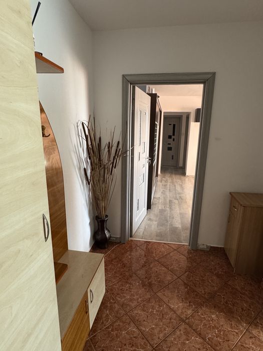 Vand apartament cu 2 camere,zona Unirii Sud