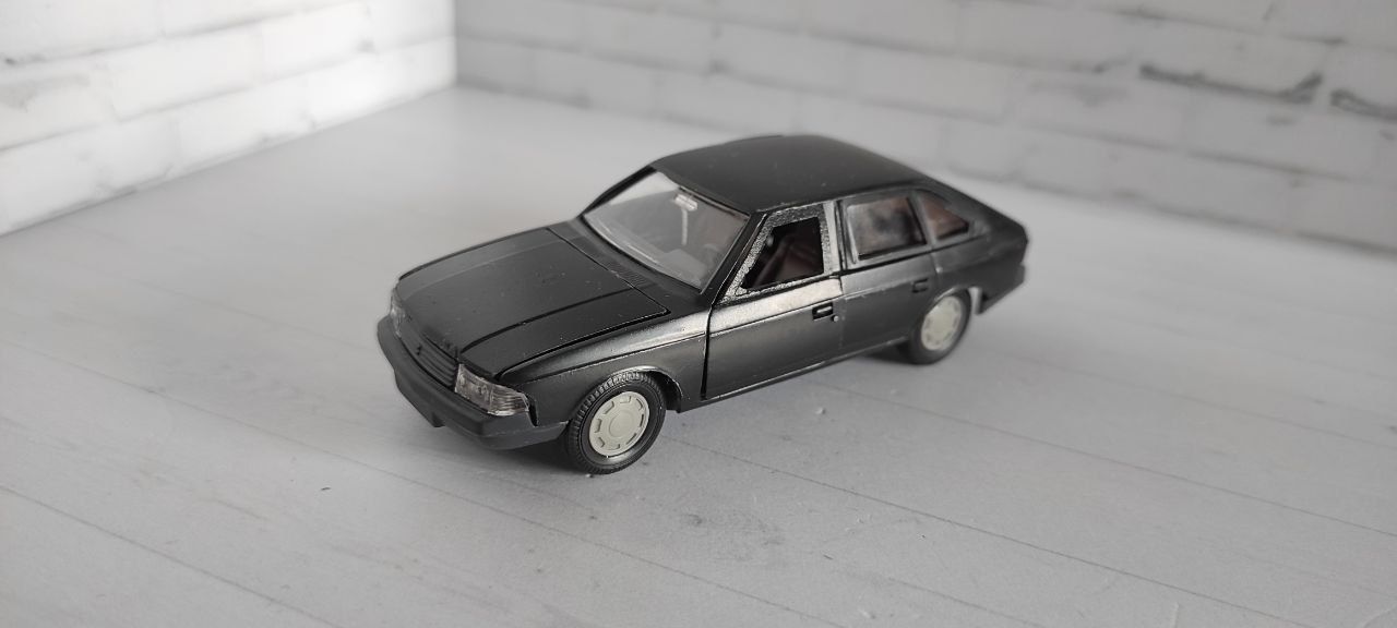 Продам советские модели автомашин в масштабе 1/43. Металлические.