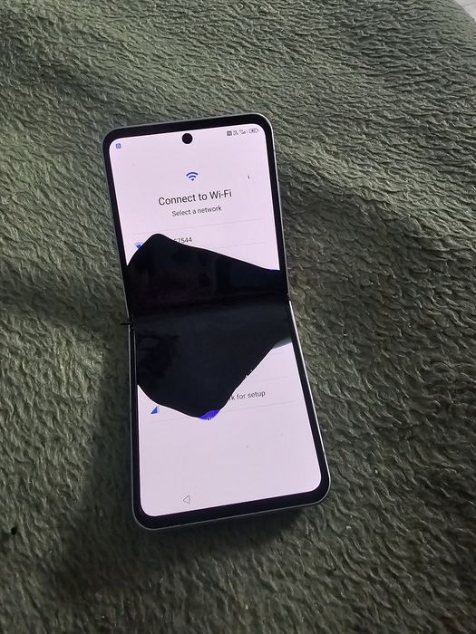 Vând ZTE Nubia Flip pt. piese