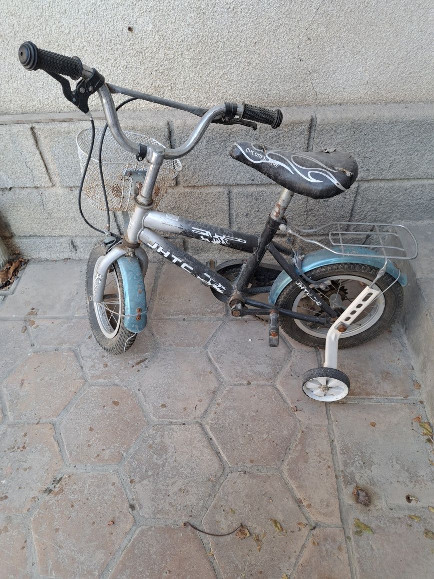 Велосипед детский на 3-6 летнего возраста ребёнка.