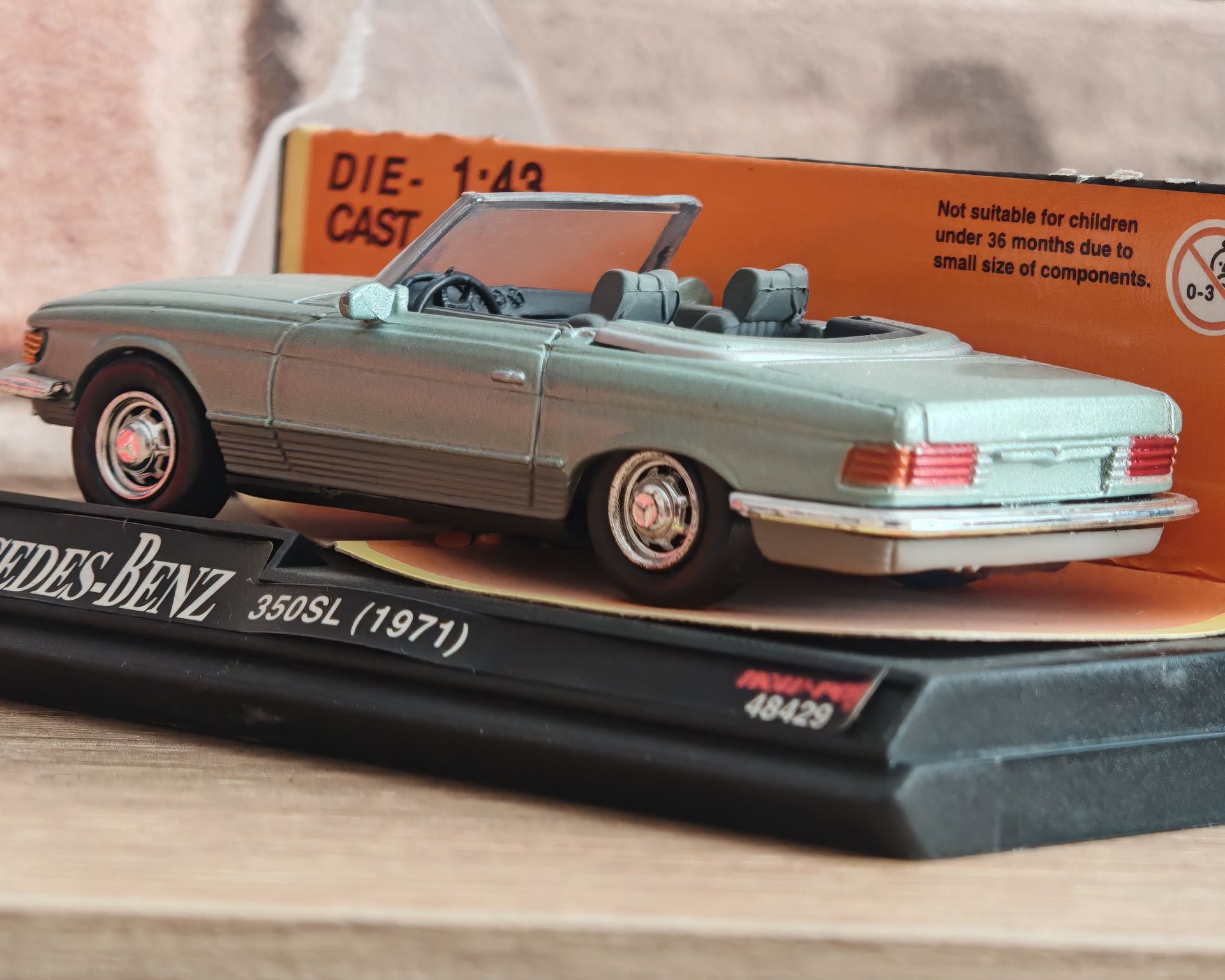 Колекционерски модел Mercedes-Benz 350 SL (1971) 1:43 - New Ray