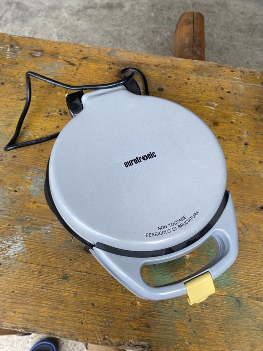 Aparat electric pentru lipii, turte sau clătite – nefolosit