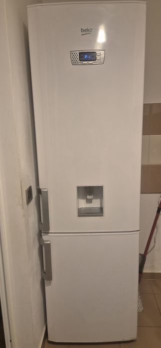 Vand frigider Beko