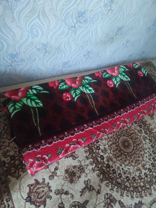 Продам матрас средней жесткости