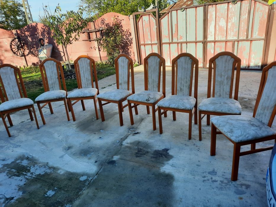 Vand set 8 scaune din lemn masiv tapițate, model deosebit!!!
