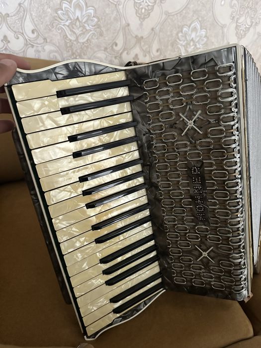 Acordeon HOHNER de vanzare