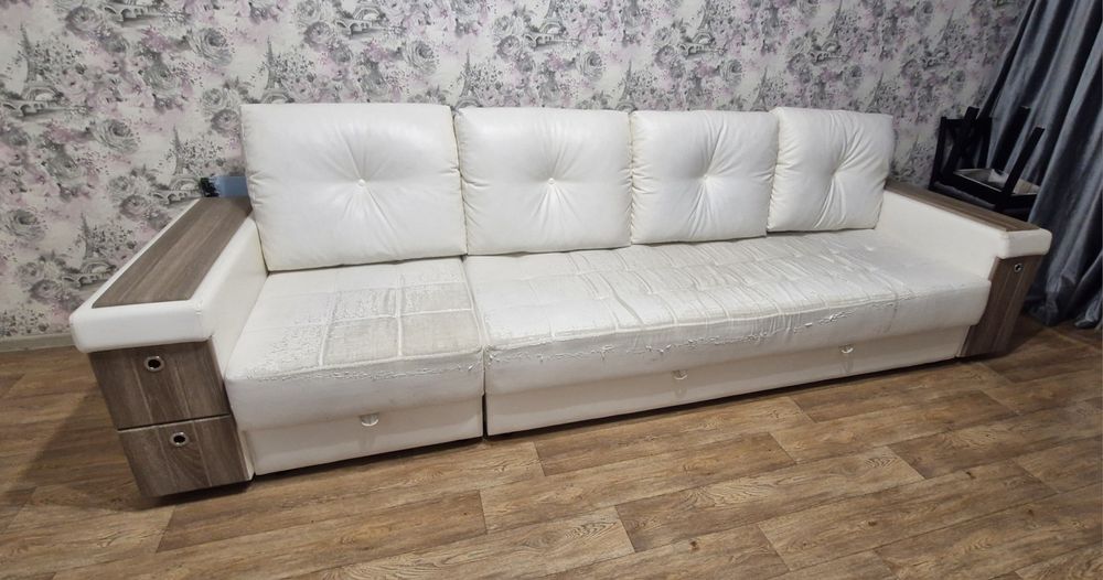 прожам диван б/у