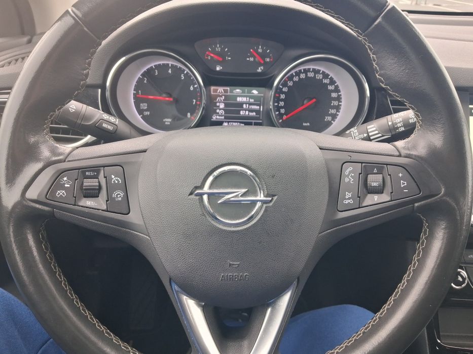 Opel  astra k.  2021