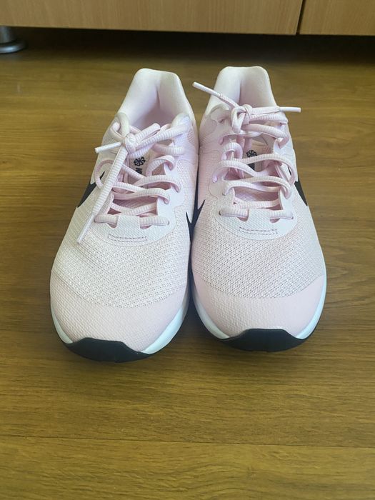 Adidasi Nike sport Revolution 36,5 de alergare