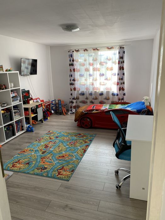 Vand casa Hunedoara Pestisu Mare+cladrire garaj(pretabil service auto)