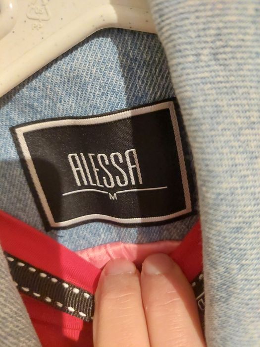 Блейзер Алеса 200 лв.