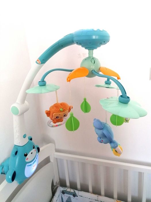 Carusel muzical bebeluș