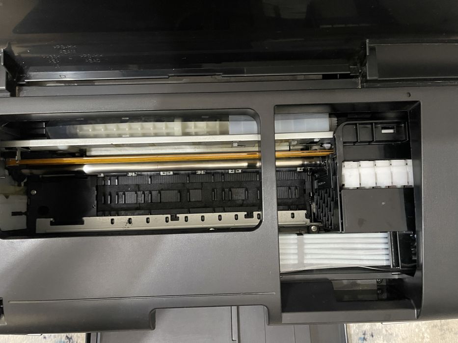 Продам цветной принтер Epson L805