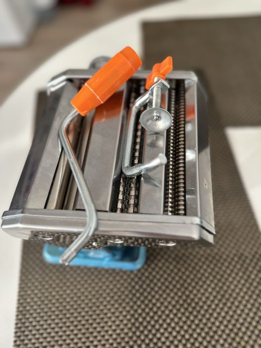 Продам лапшарезку. Почти новый