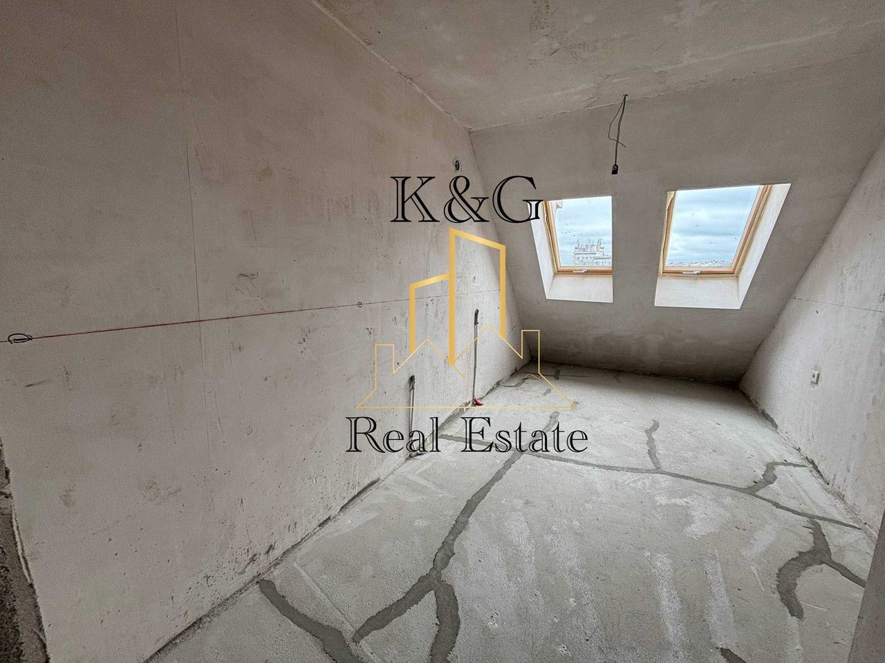 Продава се Двустаен апартамент в Разград, Бели Лом - 65 кв.м за 1287 €/кв.м - Снимка #2