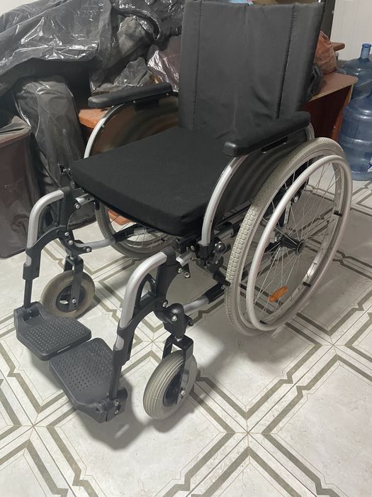 Инвалидная коляска в отличном состояний