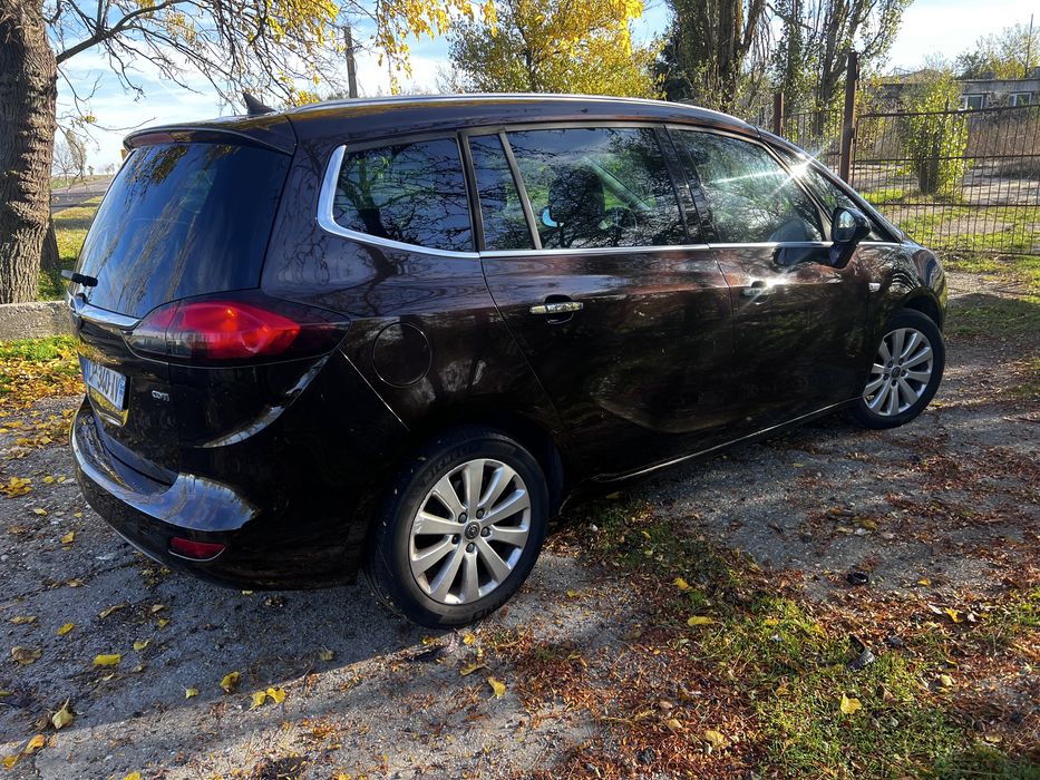 Opel zafira 2.0cdti 2013